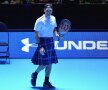 ROGER FĂRĂ BUZUNARE. Federer a jucat marți seară un demonstrativ cu Andy Murray, în cadrul unei gale la Glasgow, iar apariția elvețianului a surprins întreaga audiență. foto: Guliver/GettyImages