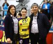 Ana Maria Berbece alături de părinți, tatăl, Dumitru, fiind internațional român celebru în anii 80-90, foto: Marius Ionescu (Craiova)