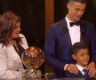 VIDEO Premiat în Turnul Eiffel: Cristiano Ronaldo a luat al 5-lea Balon de Aur și l-a egalat pe Messi » Cum arată top 3