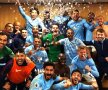 MONSTRUOȘI. Manchester City bate și în derby-ul cu United și se apropie de primul titlu în era Guardiola. Bucuria a fost pe măsură în vestiar (foto: twitter.com/IlkayGuendogan)