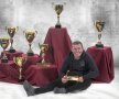 Hagi a realizat o poză specială pentru ediția de colecție a Gazetei de azi, înconjurat de cele 9 trofee cucerite de-a lungul timpului în ancheta ziarului: 7 ca jucător și două ca tehnician. Foto: Raed Krishan