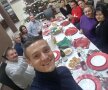 Gabi Torje și un selfie
alături de familie și
prieteni, acasă la
Timișoara
