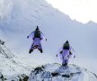 Frédéric Fugen și Vincent Reffet au zburat într-un avion în mișcare, o premieră pentru 2017, foto: reuters