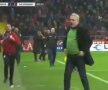 VIDEO + FOTO Moment amuzant cu Șumudică la meciul cu Galatasaray » Cei doi care l-au scos din sărite pe tehnician