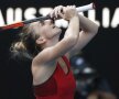 SUBLIMĂ! Simona Halep încântă la Australian Open, unde va juca finala cu Wozniacki, după ce a eliminat-o pe Kerber (6-3, 4-6, 9-7)
foto: Reuters