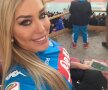 FOTO A apărut la meciul lui Napoli și a făcut senzație în tribune » Cine era superba blondă care le-a aprins imaginația fanilor de pe San Paolo
