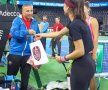 GALERIE FOTO WOW! Dan Petrescu a intrat pe terenul de tenis, dar Sorana Cîrstea a atras toate privirile ;)