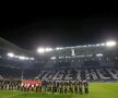 FOTO Coregrafie impresionantă, pe tot stadionul, la debutul "optimilor" Champions League