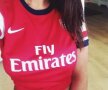 FOTO Nici muza lui Arsenal nu îl mai vrea pe Wenger! Protest sexy împotriva tehnicianului francez