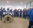 FOTO + VIDEO Momente emoționante în Bănie » Sicriul cu trupul lui Nicolae Tilihoi a fost depus pe stadionul "Ion Oblemenco", în prezența a numeroase legende » La stadion a sosit și echipa lui Adrian Mititelu