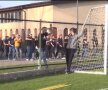 VIDEO Imagini tari din Ghencea » Ultrașii Stelei din Liga a 4-a, alături de o echipă din prima ligă : "SUD-ul este mereu cu tine!"