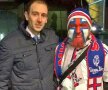 Bogdan Popescu alături de un fan al naționalei din Feroe