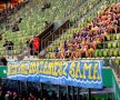 FOTO Aroganța anului! Modul incredibil prin care ultrașii unei echipe i-au ironizat pe marii rivali » Toată lumea de pe stadion a fost șocată, dar apoi s-a râs în hohote