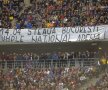 Ups, au pățit-o din nou. Peluza Sud a Stelei a afișat un banner imens la meciul FCSB - Craiova, chemându-i pe fani la derby-ul cu Rapid de sâmbătă seară (foto: Raed Krishan)