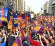 PARTY BARCELONA. Pique și Messi au celebrat al 7-lea titlu din ultimii 10 ani, iar străzile s-au colorat în blaugrana, foto: Gulliver/gettyimages