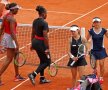 Serena și Venus, statură impunătoare în fața japonezelor Shuko Aoyama și Miyu Kato. Foto: Reuters