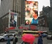 SIMONA HALEP // FOTO București, noul New York » Mesaje uriașe de felicitare pentru campioana de la Roland Garros au împânzit Capitala