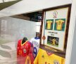GALERIE FOTO Doi microbiști români au organizat un mini-muzeu al fotbalului » Cum s-au cunoscut și cum au adunat o mie de tricouri legendare