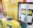 GALERIE FOTO Doi microbiști români au organizat un mini-muzeu al fotbalului » Cum s-au cunoscut și cum au adunat o mie de tricouri legendare