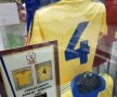 GALERIE FOTO Doi microbiști români au organizat un mini-muzeu al fotbalului » Cum s-au cunoscut și cum au adunat o mie de tricouri legendare