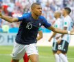 Kylian Mbappe, 18 ani, este noul star al fotbalului mondial. Adus de PSG de la AS Monaco, pentru 180 de milioane de euro, francezul se află pe lista lui Real, existând informații că spaniolii au făcut deja o ofertă de 270 de milioane de euro // FOTO: Reuters