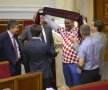 FOTO Cazul Vida ia amploare: președintele federației de la Kiev a venit în Parlament în tricoul Croației. "Plătim noi amenda!"