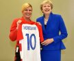 Kolinda Grabar-Kitarovici, 50 de ani, a "transferat-o" pe Theresa May înaintea semifinalei
Președinta Croației l-a abordat și pe Donald Trump, transformat ad-hoc în noul Kramarici