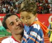 Alături de tatăl său, pe stadionul Dinamo la doar câțiva ani // FOTO: GAZETA SPORTURILOR