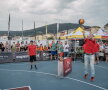 GALERIE FOTO » Luminița Huțupan s-a apucat de baschet și-a făcut spectacol la Râmnicu Vâlcea Streetball