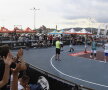 GALERIE FOTO » Luminița Huțupan s-a apucat de baschet și-a făcut spectacol la Râmnicu Vâlcea Streetball