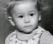 Una dinte primele imagini cu copilul Cornel, cu ochii mari și îmbrăcat în șpilhozen