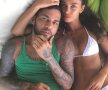 FOTO Cu soția în spate pe plajă » Dani Alves se bucură de o vacanță lungă: imagini sexy cu partenera lui
