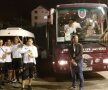 Jucătorii luxemburghezi
au petrecut lângă autocar