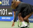 
SERENA SE RIDICĂ. Fostul lider mondial și-a sucit glezna în debutul meciului cu sora mai mare, Venus, dar a revenit și a spulberat-o, 6-1, 6-2. Pentru Serena urmează duelul cu Kanepi în "optimi" la US Open. foto: reuters