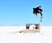 Skateboarding pe câmpurile de sare din Bolivia cu renumitul atlet finlandez Jaakko Ojanen, foto: reuters