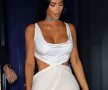 FOTO Kim Kardashian a ieșit în oraș cu o ținută care abia îi acoperea bustul generos