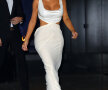 FOTO Kim Kardashian a ieșit în oraș cu o ținută care abia îi acoperea bustul generos