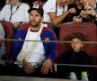 FOTO Ca un leu în cușcă! Imagini fabuloase cu Messi forțat să stea în tribună la Barcelona - Inter