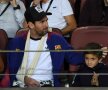 FOTO Ca un leu în cușcă! Imagini fabuloase cu Messi forțat să stea în tribună la Barcelona - Inter