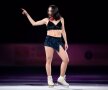 VIDEO&FOTO INCENDIAR Striptease pe gheață: a câștigat concursul de patinaj după ce a rămas în sutien