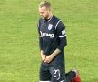 IMAGINEA ANULUI în fotbalul românesc: Ivan Martici în genunchi, făcându-și cruce și rugându-se pentru coechipierul Mihăilă, căzut după o accidentare horror!, foto: captură TV Digi Sport