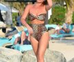 FOTO S-a distrat în Dubai! O vedetă de televiziune surprinsă în ipostaze fierbinți la plajă