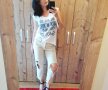 FOTO Sport la domiciliu » Superba Ellie White se antrenează doar acasă: ”Intram pe Youtube și mă inspiram”
