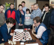 Toată lumea joacă șah în weekend! 