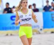 GALERIE FOTO Eugenie Bouchard, apariție supersexy la fotbal pe plajă! A atras toate privirile cu ținuta ei 