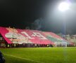 FOTO Daniel Pancu, ultimul meci la Rapid // Cadoul primit + Bannerul genial al fanilor: "Gradenele se frâng, amintirile rămân"