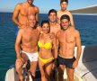 IBIZA. Pe iaht, cu toată familia. Veronique și cei 5 "băieți" ai ei