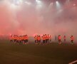 VIDEO+FOTO Atmosferă incendiară la antrenamentul lui Galatasaray » 45.000 de suporteri au colorat cerul în roșu