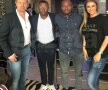 Tibor Selymes (directorul sportiv de la Poli Iași), impresarul Jean-Willy Ngoma, jucătorul Moussa Sanoh și Anamaria Prodan, colaboratorul agentului belgian în România