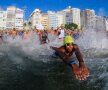 Crăciunul la 30 de grade Celsius! Înotătorii participă la o competiție pe Copacabana, pe 22 decembrie, la Rio de Janeiro, Brazilia, foto: Guliver/gettyimages